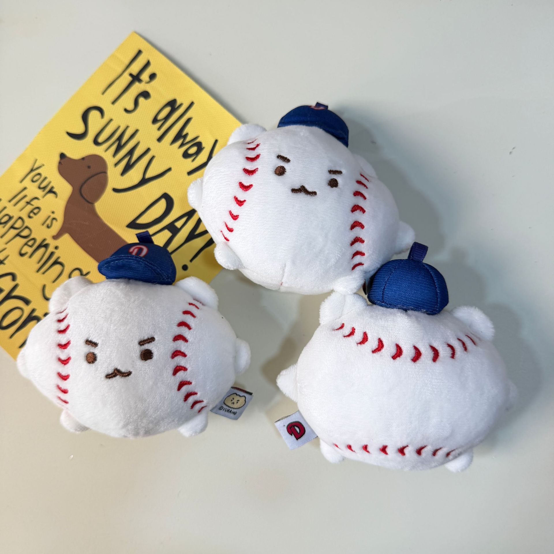 Kawaii Potato Bear Baseball Pl - Gaming Console Keychain recension och pris